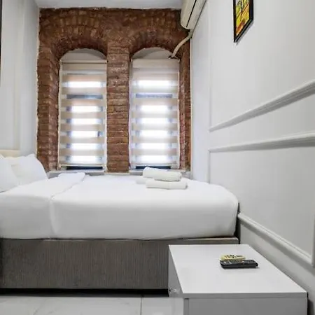 Cozy & Comfy Studio At Beyoglu - 25 דירה