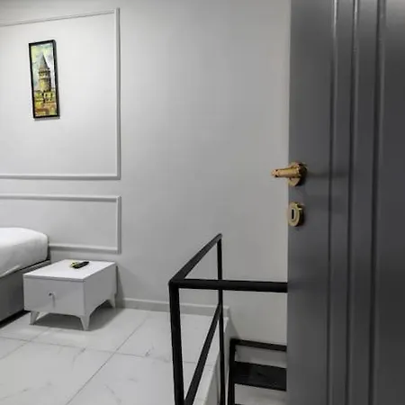Cozy & Comfy Studio At Beyoglu - 25 דירה *